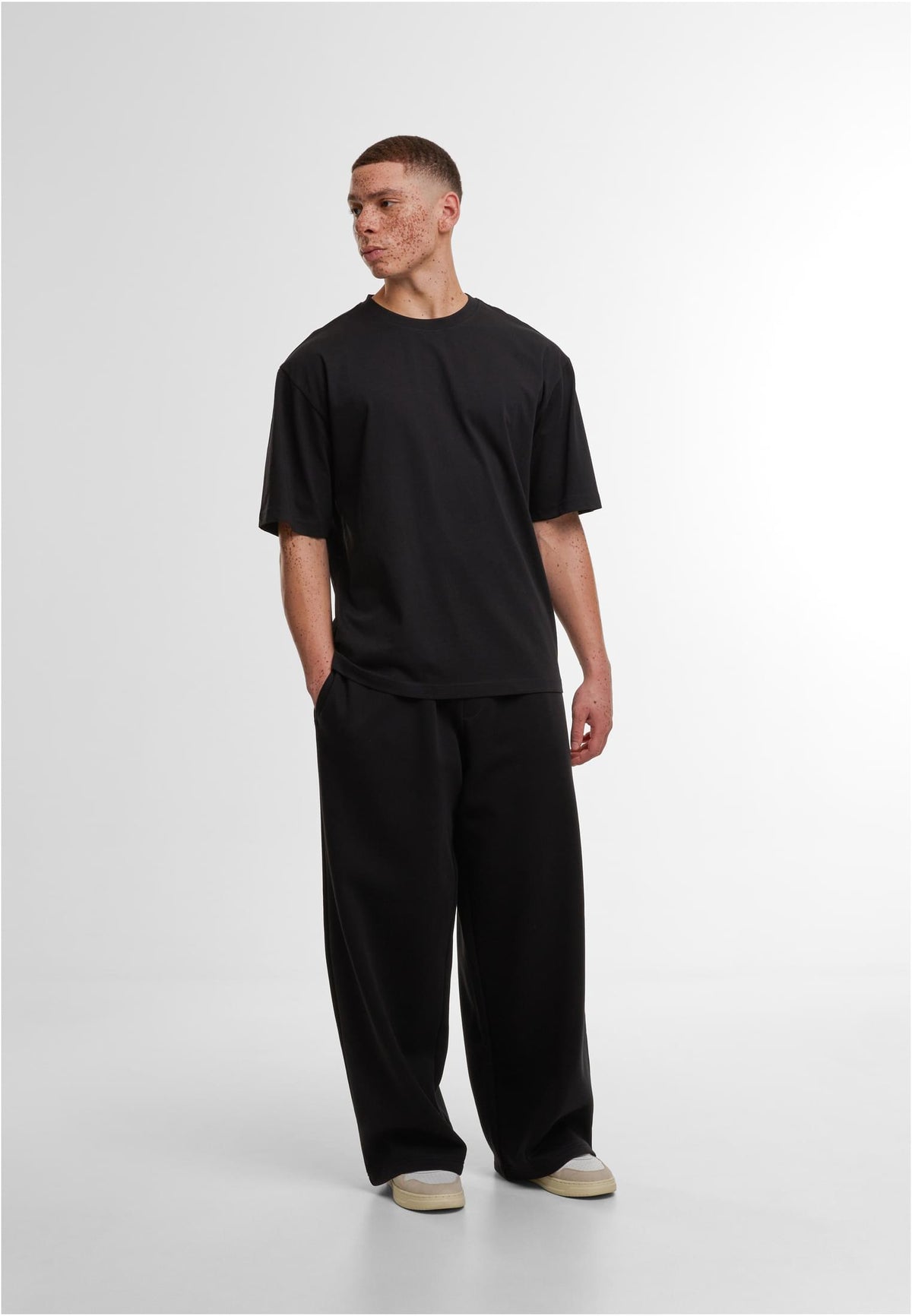 Loose Fit Tee 200 GSM